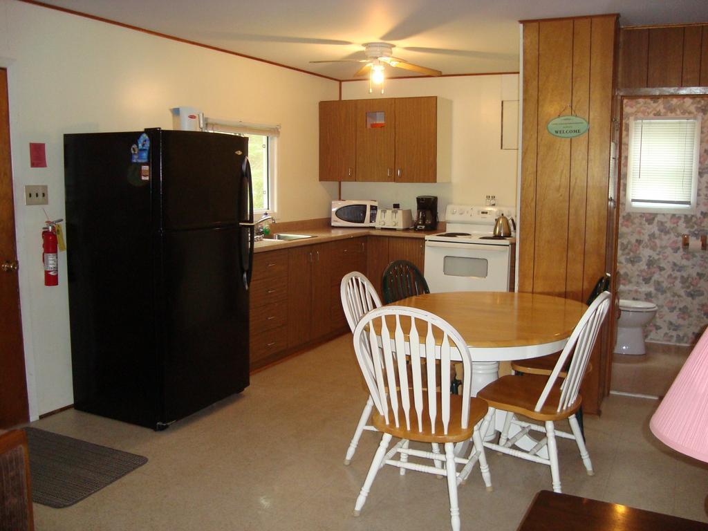 Resort Woodland Cedars Family