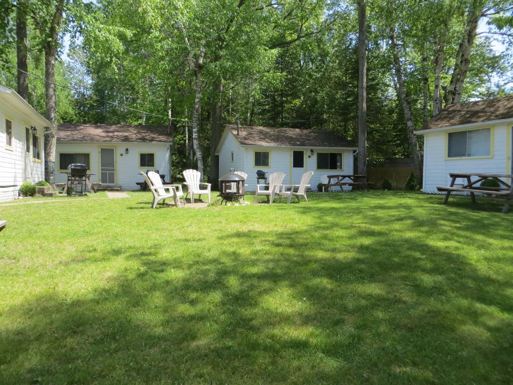 Woodland Cedars Family Resort 2*